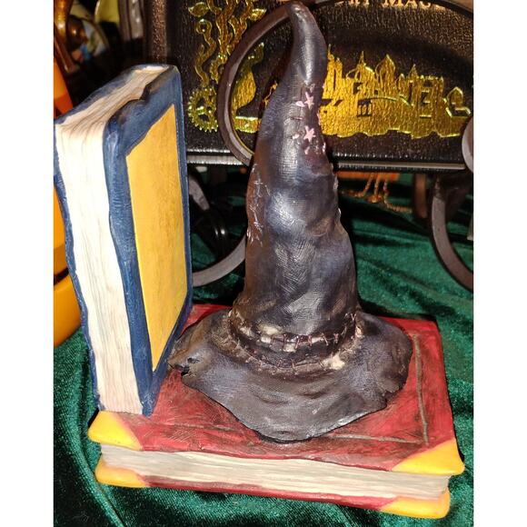 Harry Potter Sorting Hat Enesco 2000 Figurine Hogwarts Book Quidditch Display - Picture 3 of 4
